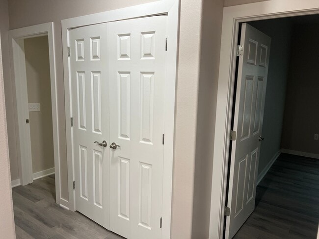 Building Photo - 923 Callie Ave