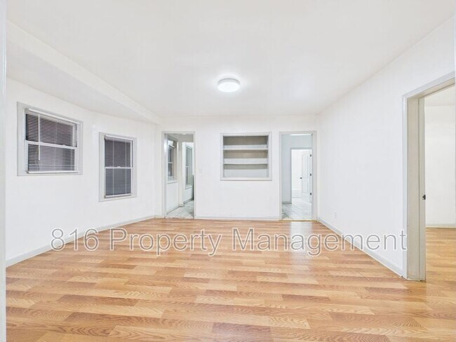 Building Photo - 2710 Park Ave