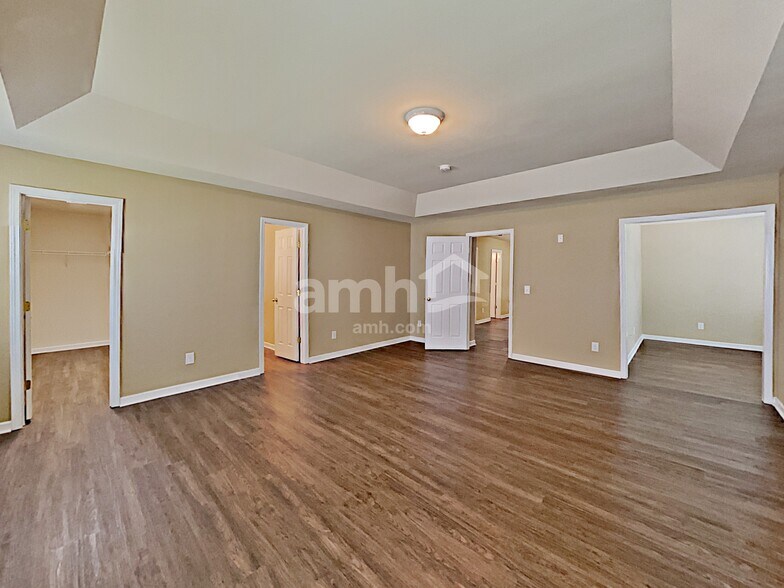 Building Photo - 4027 Cadence Dr