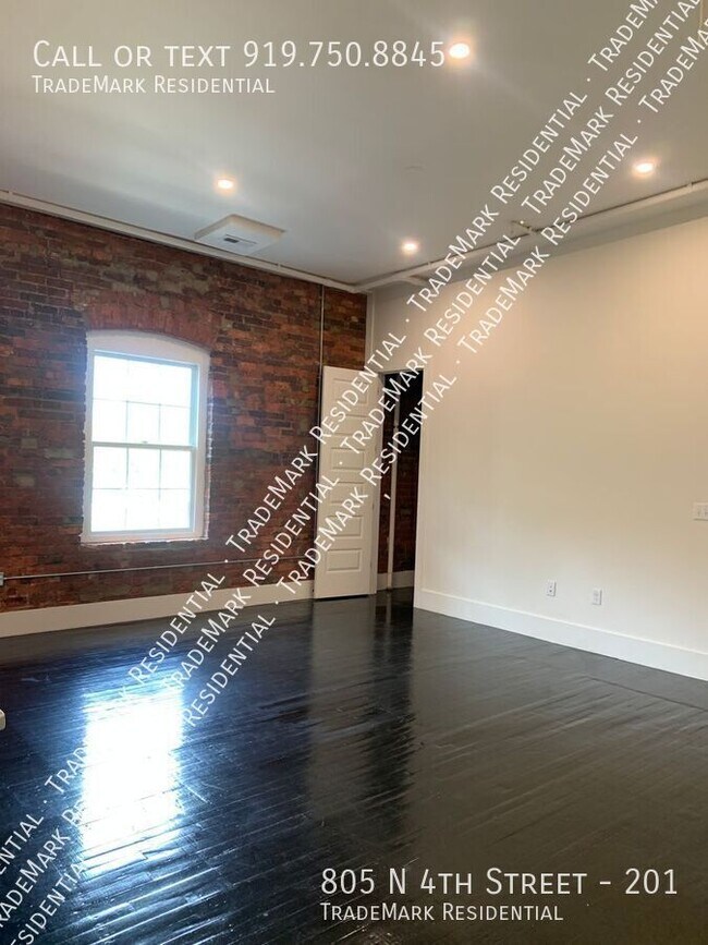 Building Photo - 805 N 4th St