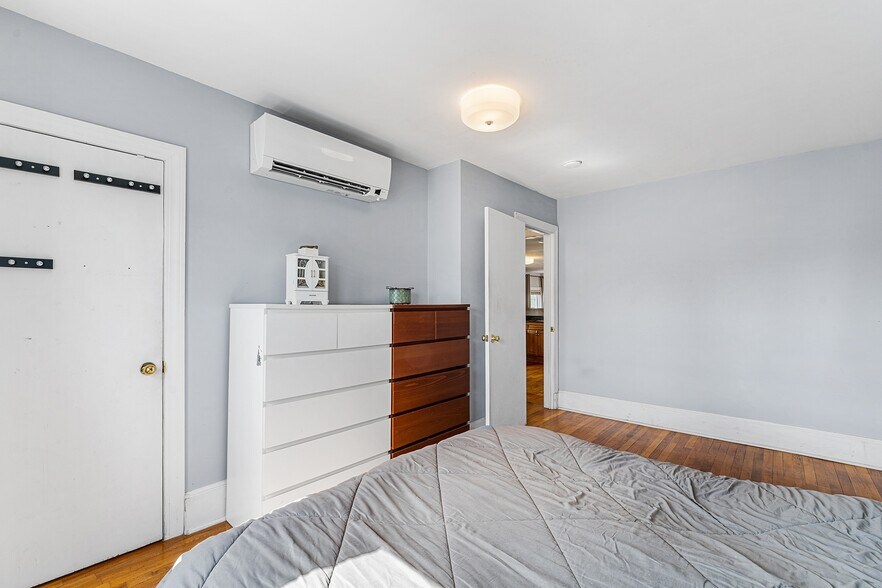 Building Photo - 42 Jefferson St