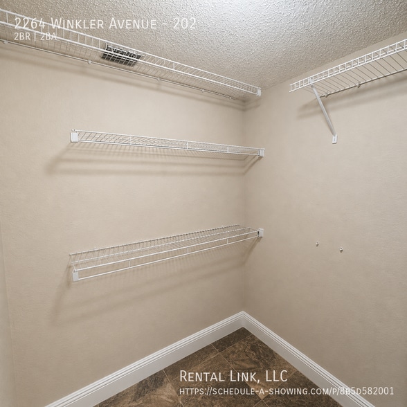 Building Photo - 2264 Winkler Ave