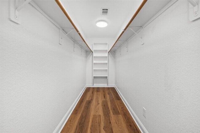 Building Photo - 7214 Deep Forest Dr