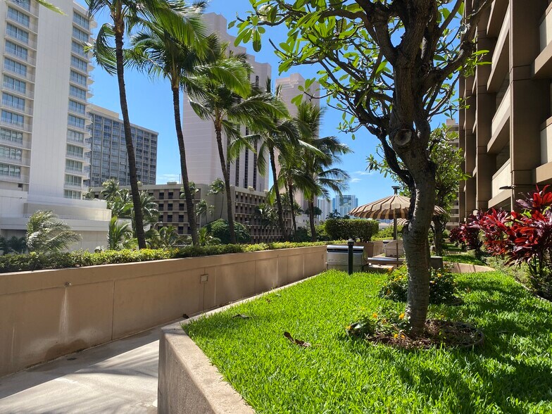 BBQ area on 5th floor - 1778 Ala Moana Blvd