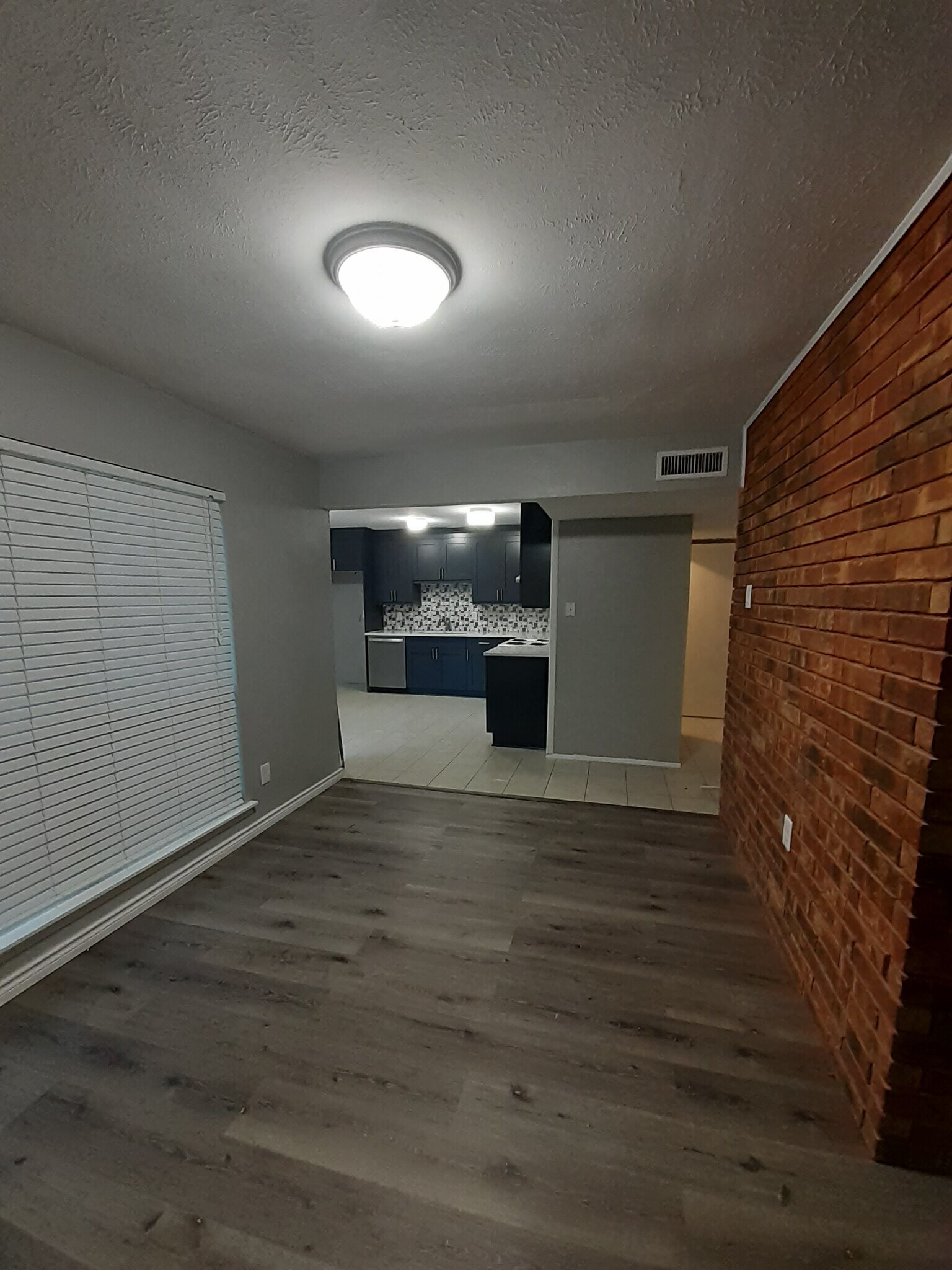 Building Photo - 9022 Millwood Dr