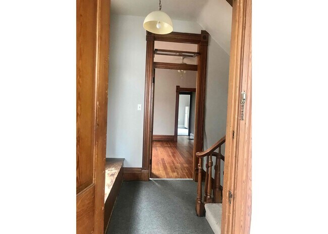 Building Photo - 3255 Bishop St