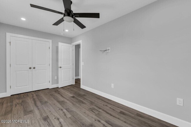 Building Photo - 553 Colts Neck Rd