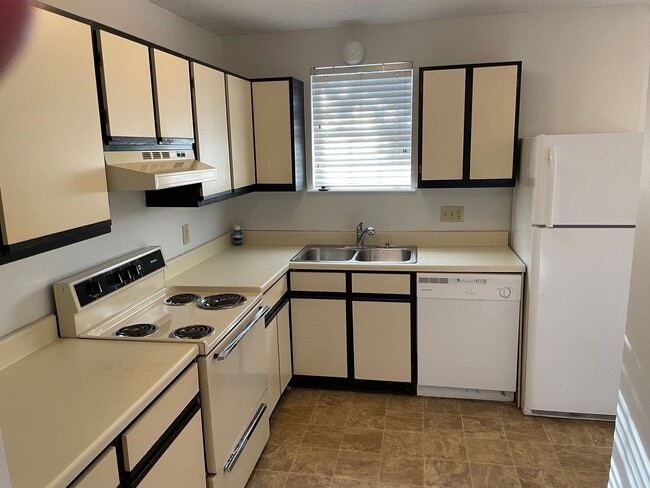 Building Photo - Hulon Lane - Near Lexington Medical Center