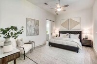 Building Photo - 975 Sq. Ft. Luxury Apartment | Open Concept Living Near Downtown Dallas