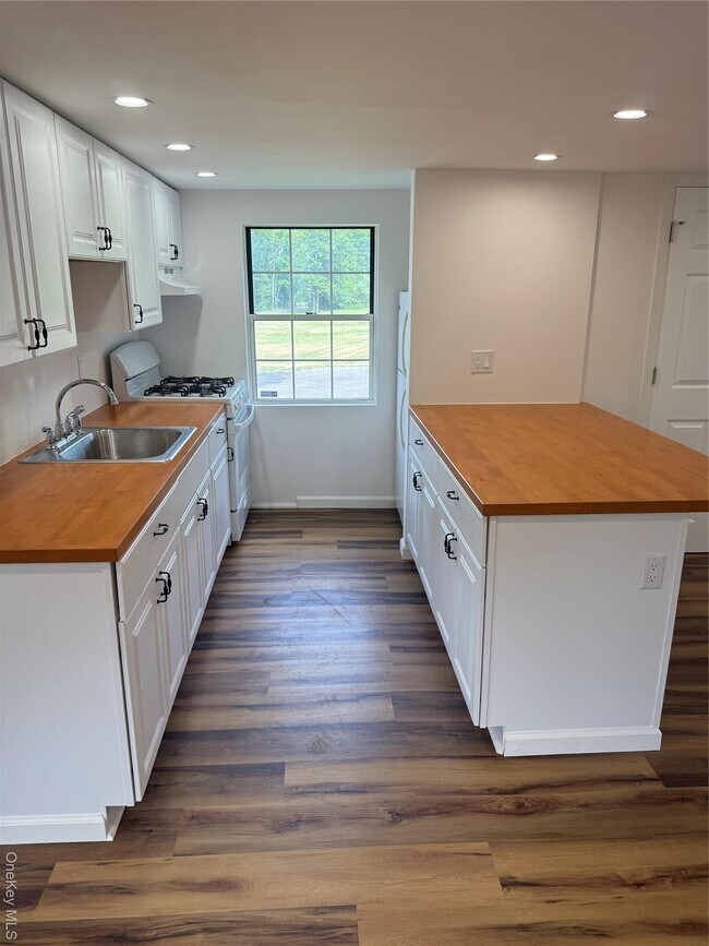 Building Photo - 19 Quartz Ln