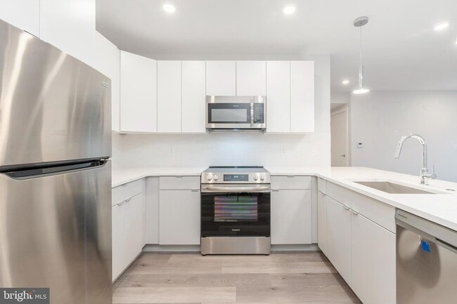 Building Photo - 3449 Scotts Ln