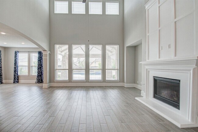 Building Photo - 67 Springtime Creek Dr