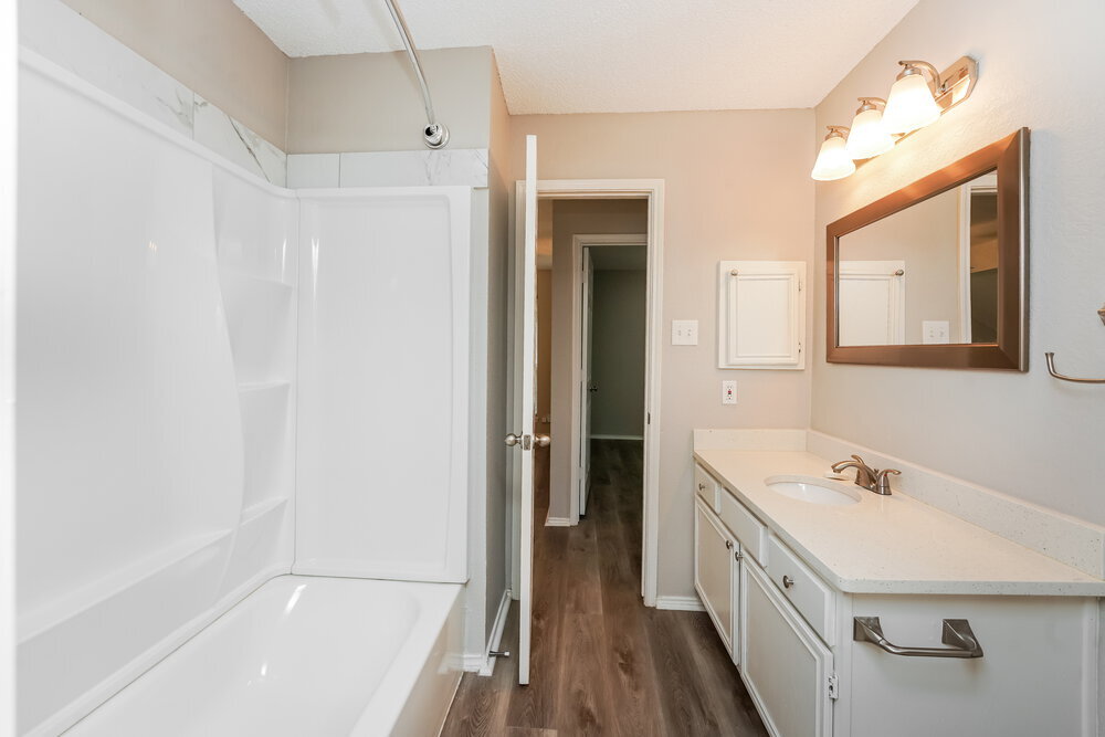 Building Photo - 809 Clover Hill Ln