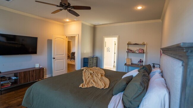Building Photo - 3707 Sterling Oaks Dr