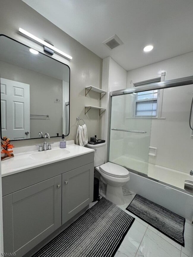 Building Photo - 141 Union Ave