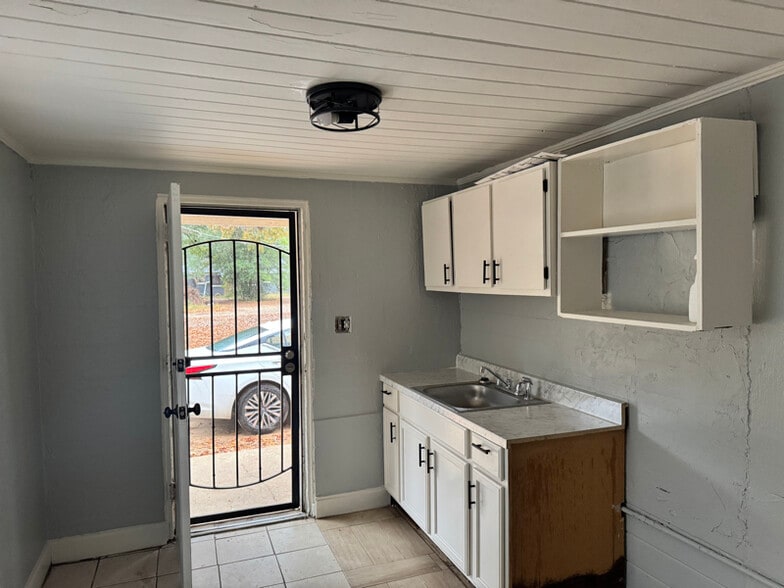 Building Photo - 1214 Gillespie Ave