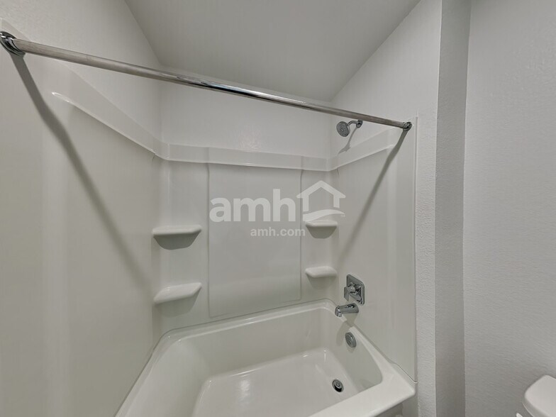 Building Photo - 4239 W St Charles Ave