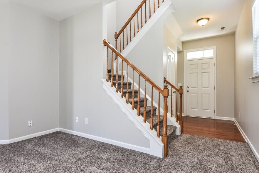 Building Photo - 8904 Elizabeth Bennet Pl