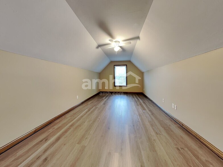Building Photo - 763 Bristol View Dr
