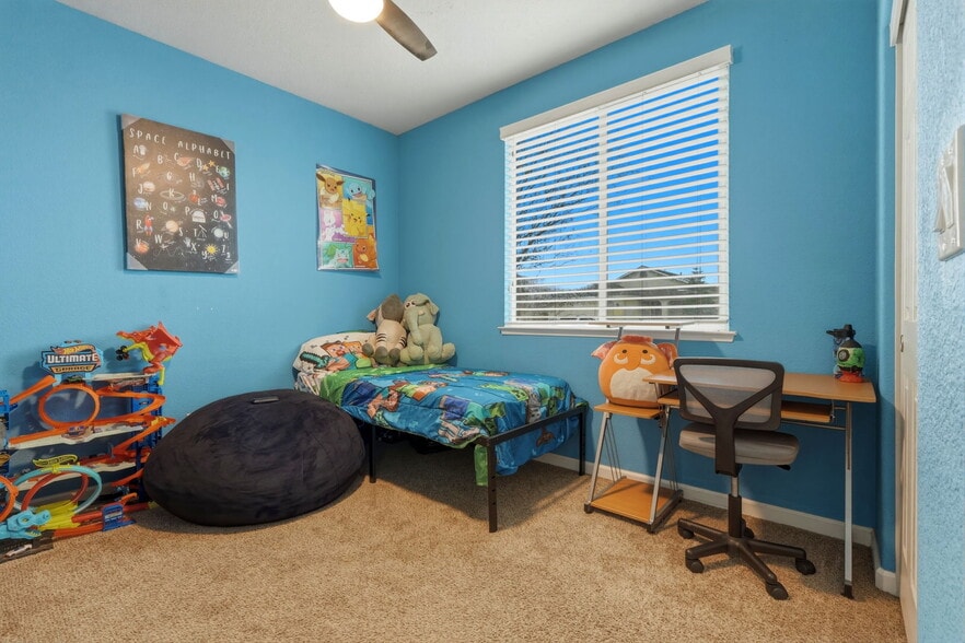 Building Photo - 1161 Greenbrier Dr