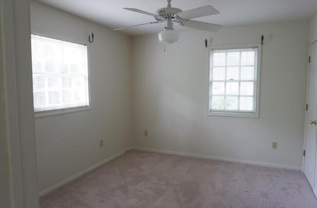 Building Photo - 2203 Griswold Ln