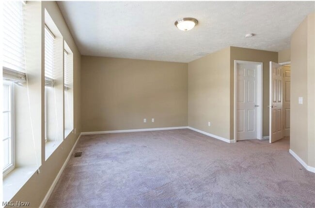 Building Photo - 442 Turner Dr