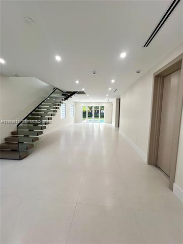 Building Photo - 7850 SW 67th Ave