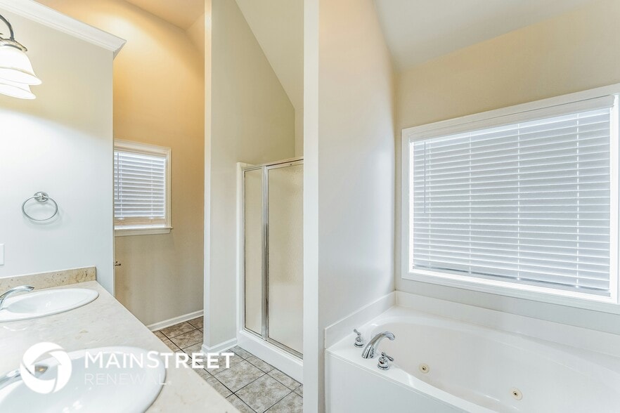 Building Photo - 6062 Overlook Ln