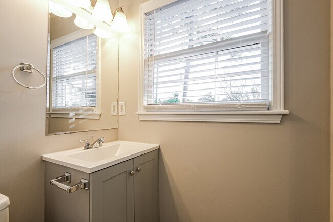 Building Photo - 4928 Spirit Ct SW