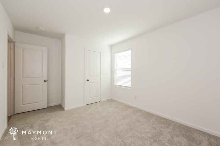 Building Photo - 1027 Birkdale Dr