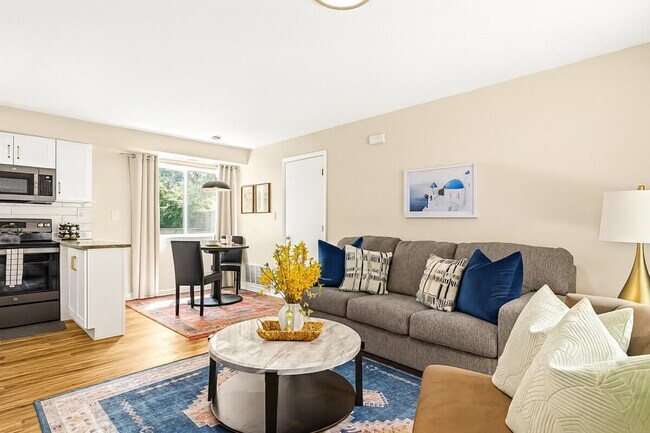 Building Photo - 18459 Sharon Ln