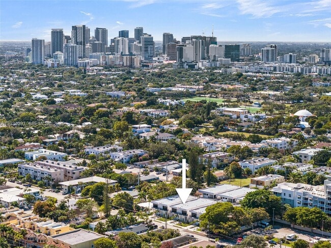 Building Photo - 921 NE 17th Terrace