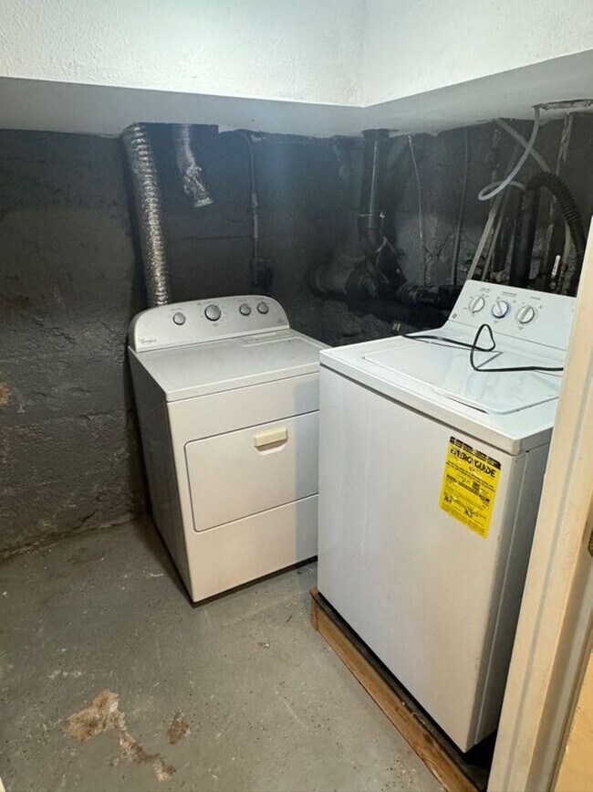 Building Photo - Charming 1920's Home with Large Backyard