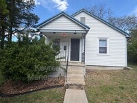 Building Photo - 509 5th St