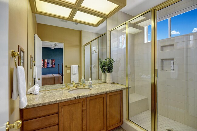 Building Photo - 383 Desert Holly Dr