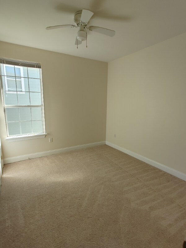 Building Photo - 118 Lakeview Dr