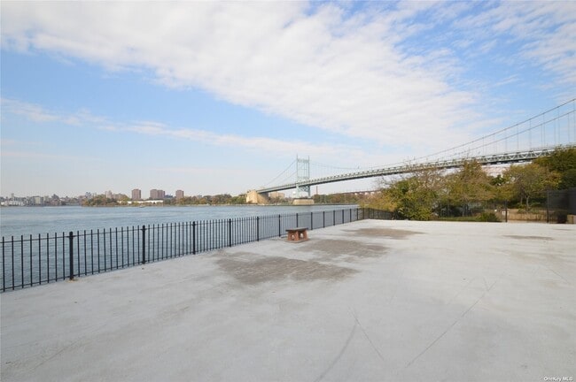 Building Photo - 25-40-40 Shore Blvd