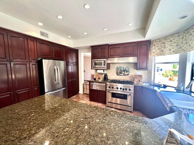 Building Photo - 29028 Hollow Oak Ct