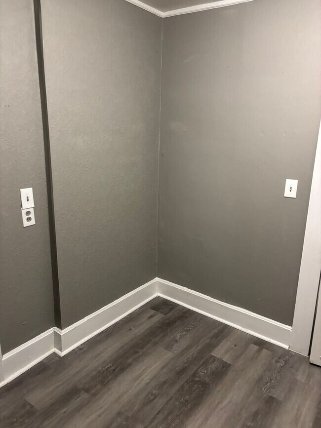 Building Photo - 3011 18th Ave