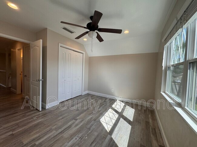 Building Photo - 607 Plantation Ct