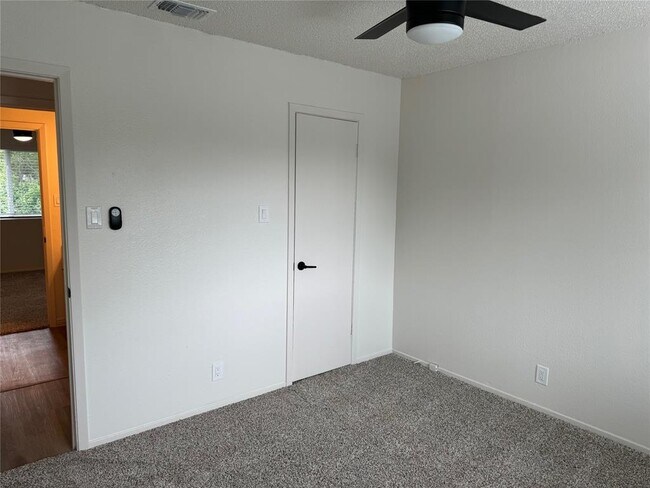Building Photo - 6808 Blue Dawn Trail