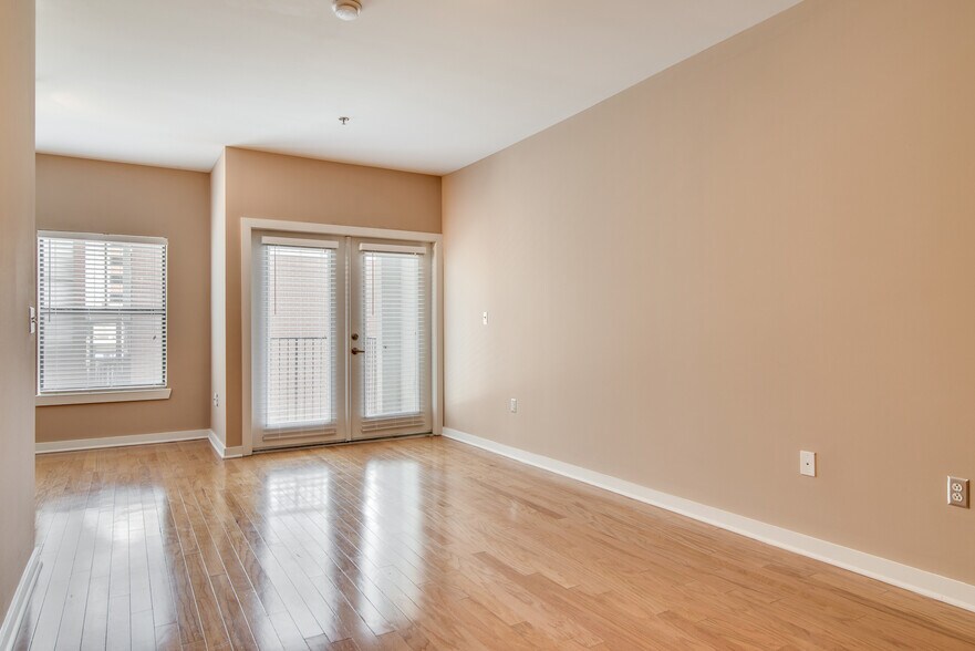 Building Photo - 1803 Broadway