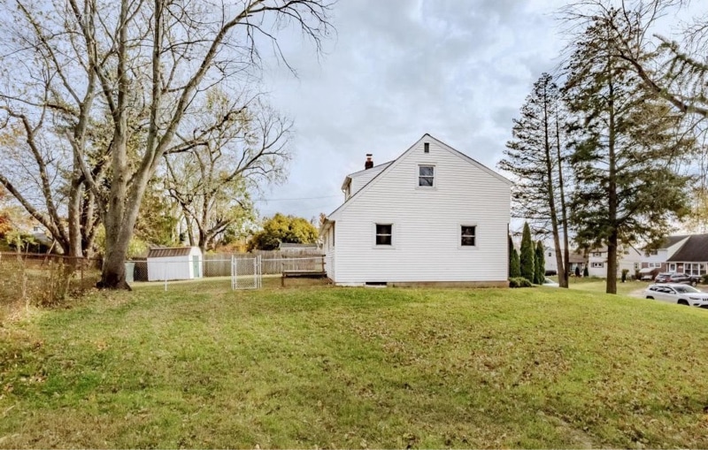 Building Photo - 345 W Signal Hill Rd