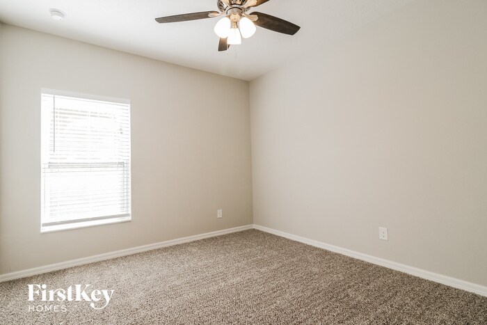 Building Photo - 4796 Rockvale Dr