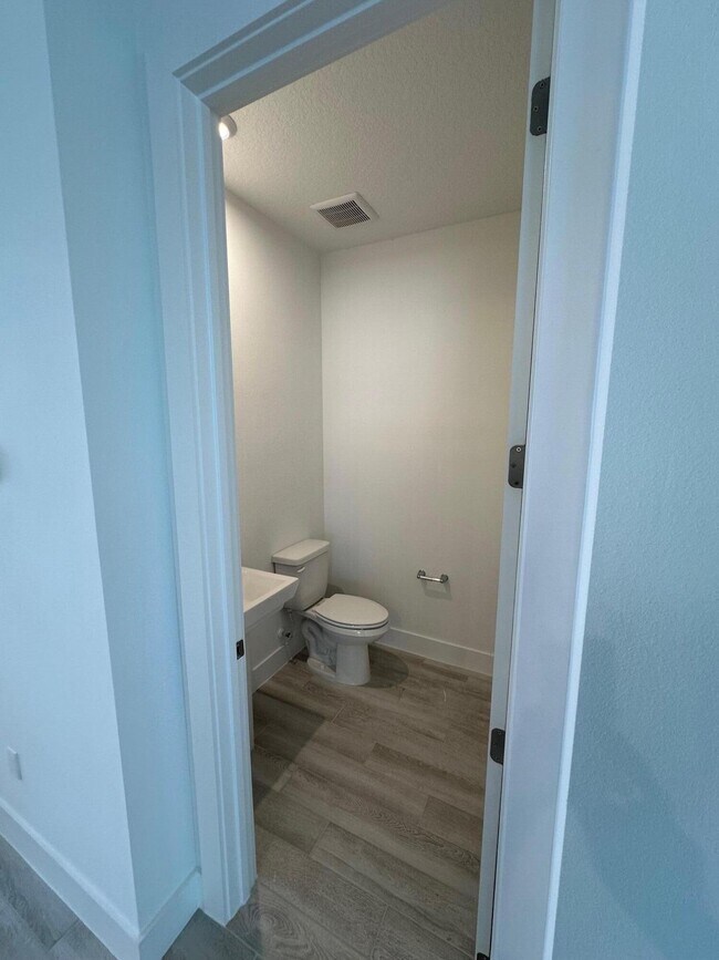 Building Photo - 12166 Viridian Blvd