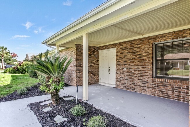 Building Photo - 6349 Oak Meadow Bend