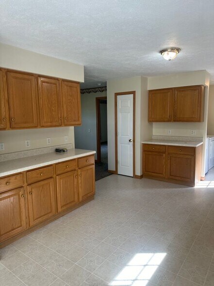 Building Photo - 2156 Hollow Rd