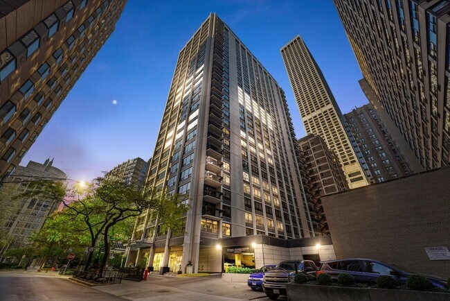 Building Photo - 222 E Pearson St