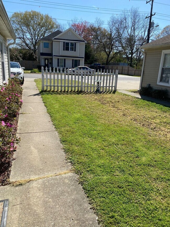 Building Photo - Oceana Duplex
