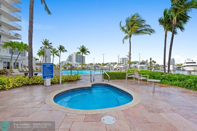 Building Photo - 1 Las Olas Cir